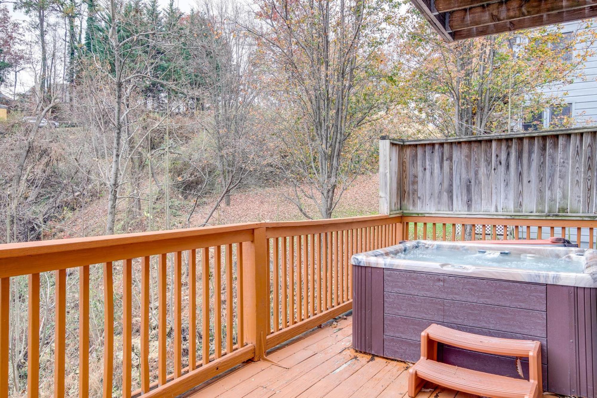 Villa Pet-Friendly Gatlinburg Retreat With Hot Tub! Extérieur photo