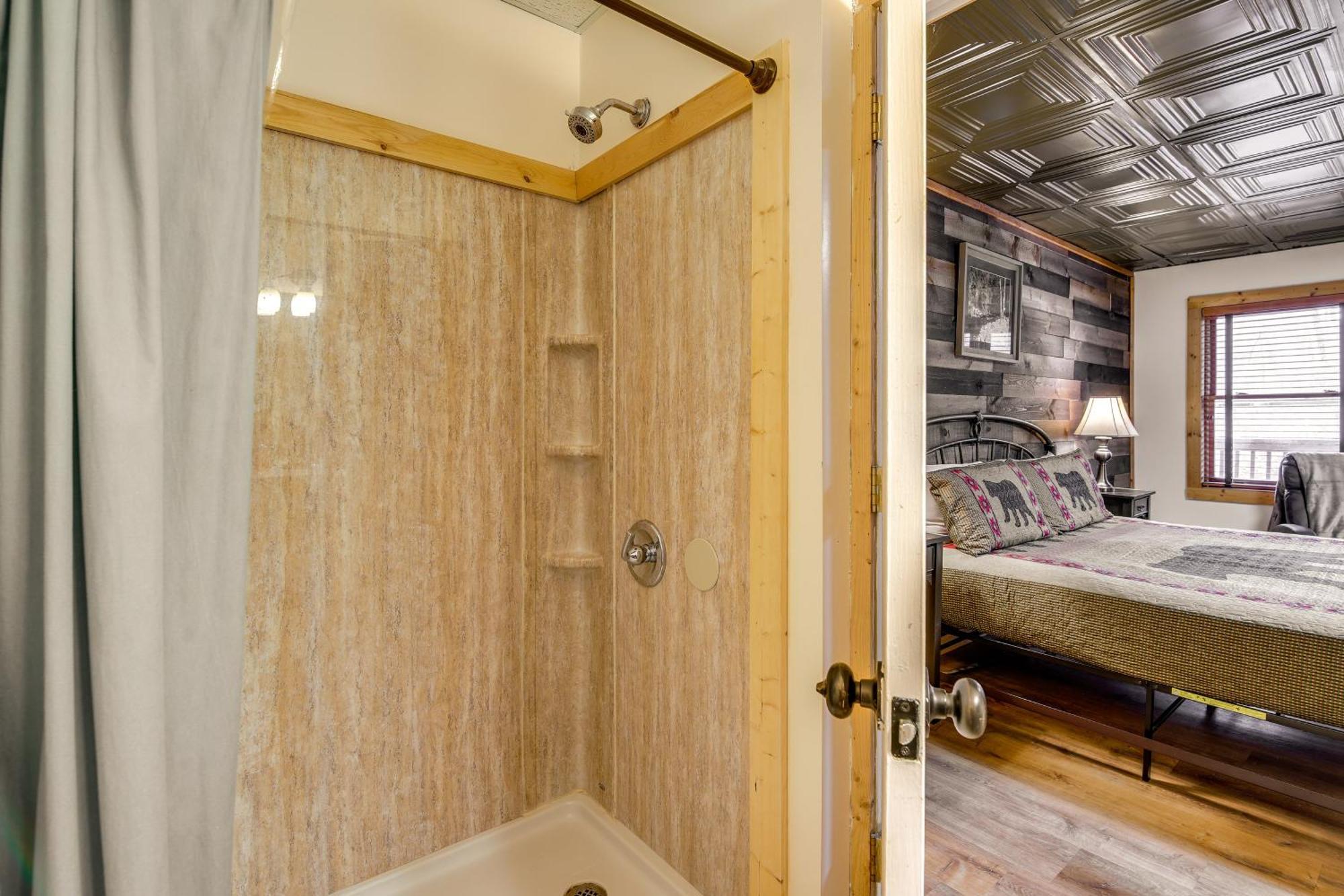 Villa Pet-Friendly Gatlinburg Retreat With Hot Tub! Extérieur photo