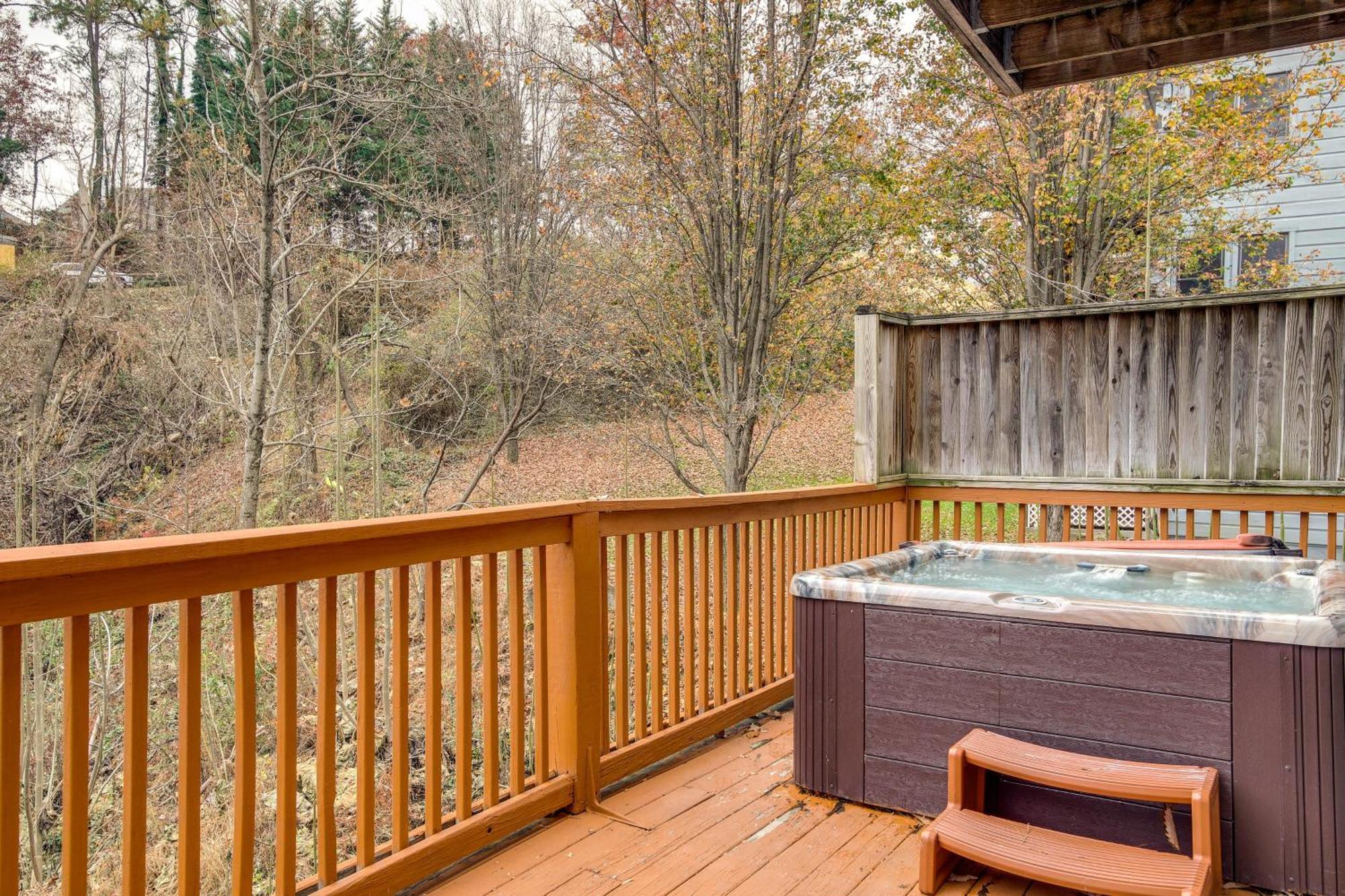 Villa Pet-Friendly Gatlinburg Retreat With Hot Tub! Extérieur photo