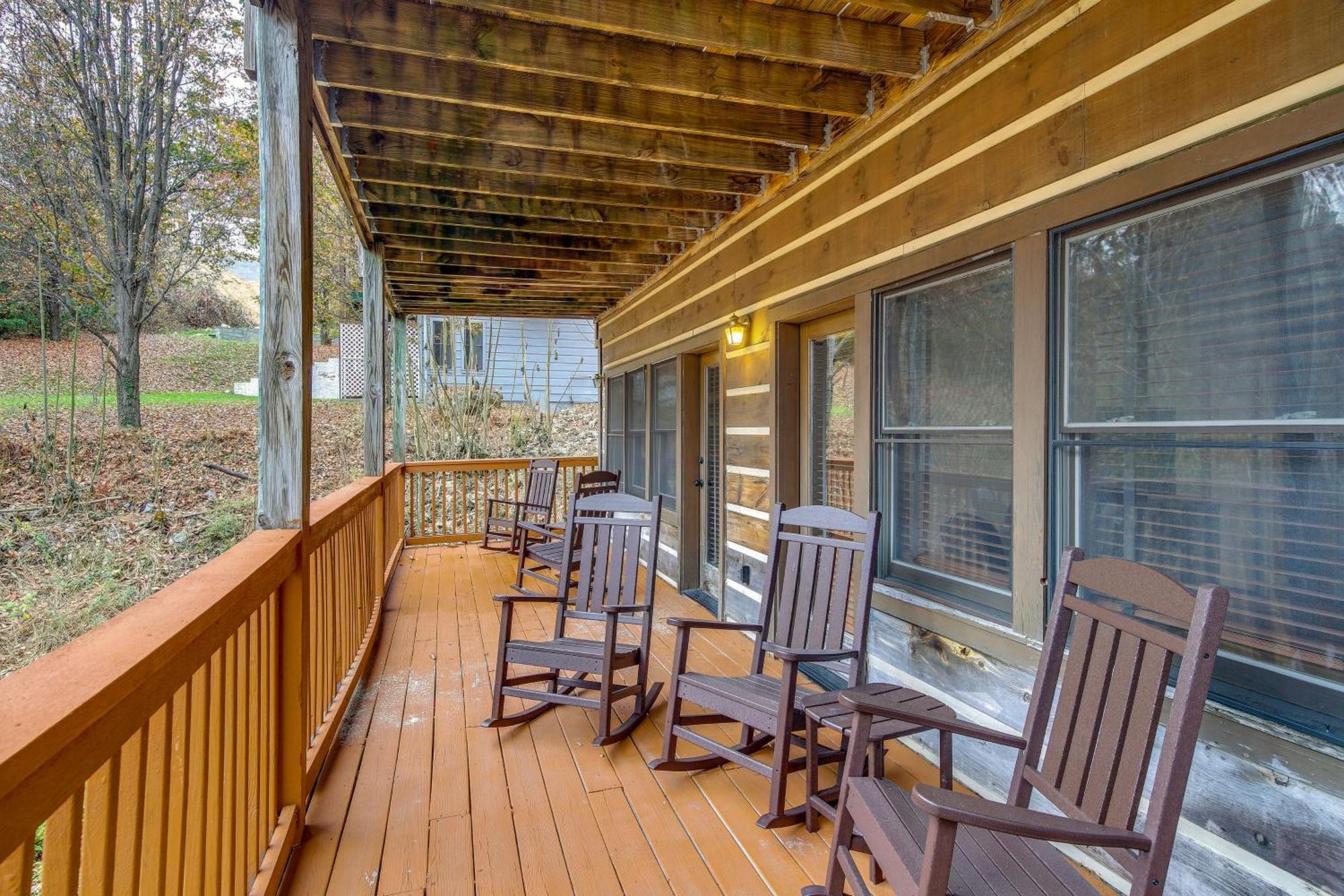 Villa Pet-Friendly Gatlinburg Retreat With Hot Tub! Extérieur photo