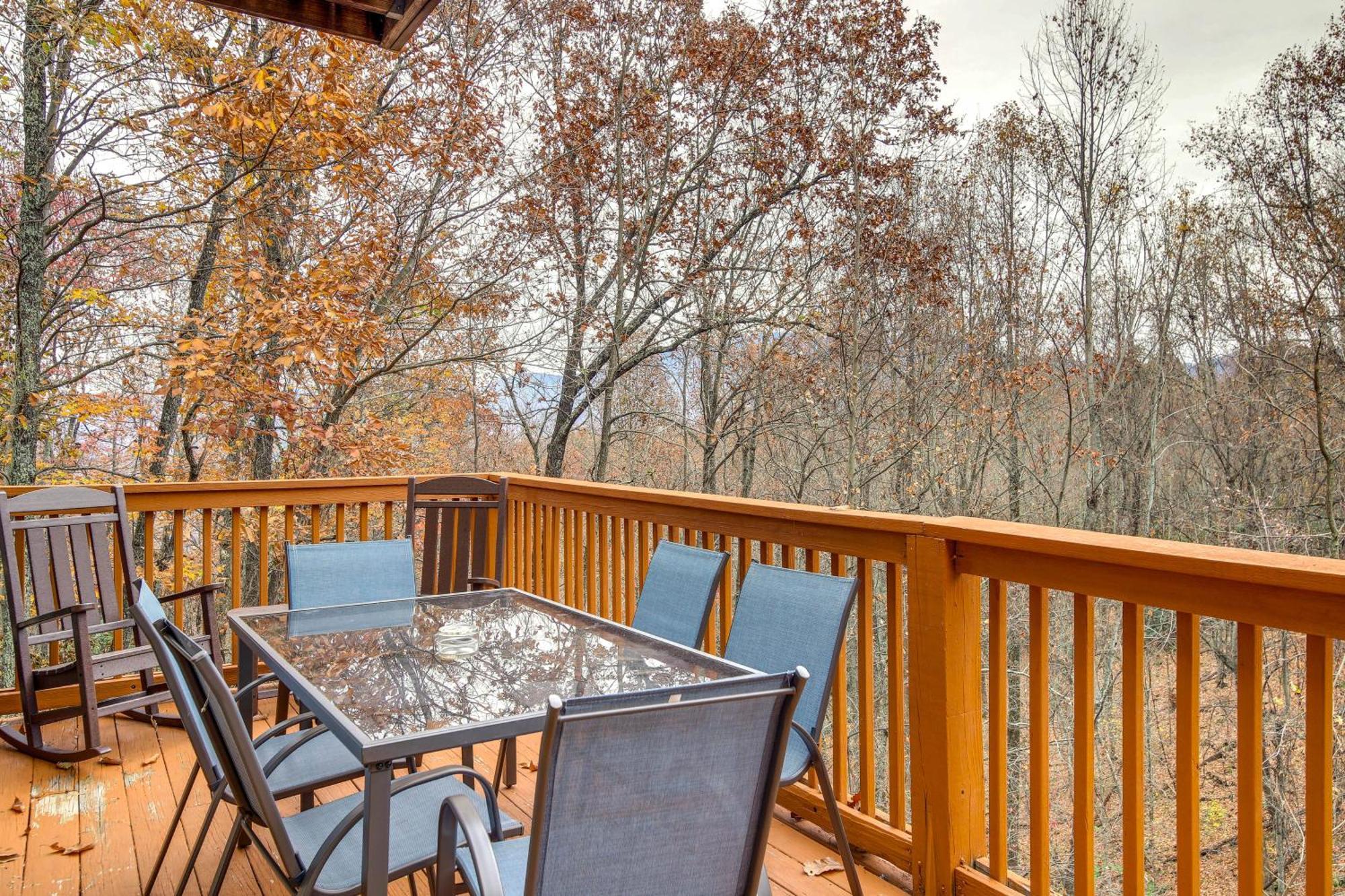 Villa Pet-Friendly Gatlinburg Retreat With Hot Tub! Extérieur photo